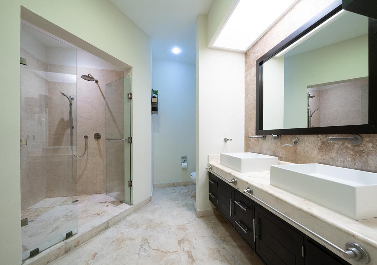 Condo Surf 405 - Luxury Oceanview Beachfront 3 Bedroom With Gym - At El Faro Condos Playa del Carmen Exterior photo